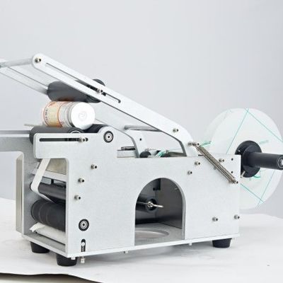 32 KGS Semi-Auto Ronde Flessen Etiketteringsmachine Hoog nauwkeurige etiketteringsmachine voor flessen