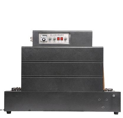 Verpakkingsmachine voor snelle verpakkingen E-CVT-verpakkingsmachine voor het krimpen van kunststoffolie met ijzernetconveyor