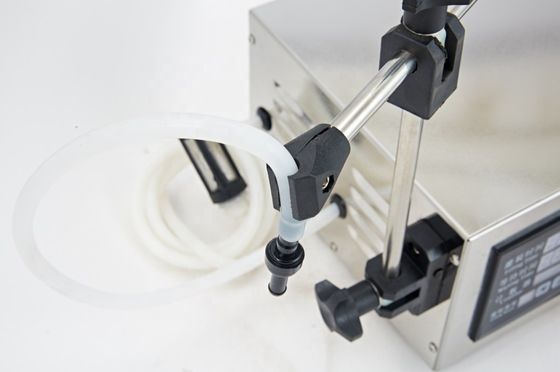 Gemakkelijk te bedienen 2-3500 ml handmatige verwerkingslijn vulmachine voor de medische industrie