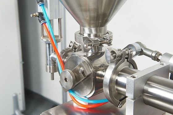 Halfautomatische elektrische dubbelkopmachine voor het vullen van pasta voor sapdranken