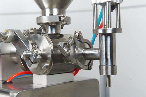Restaurant industriële vulmachine horizontale pneumatische vloeibare pasta vulmachine
