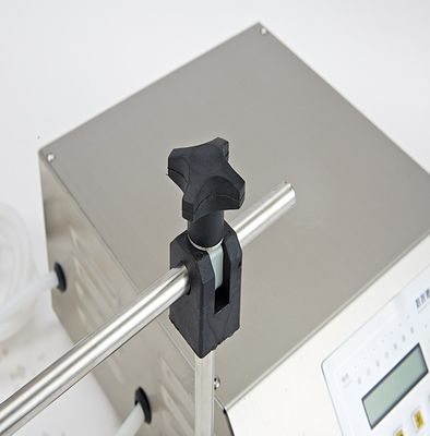 DUOQI Kleine CNC half-automatische vloeistofvulmachine voor flessen van het type verpakkingsproducten van eetbare oliën